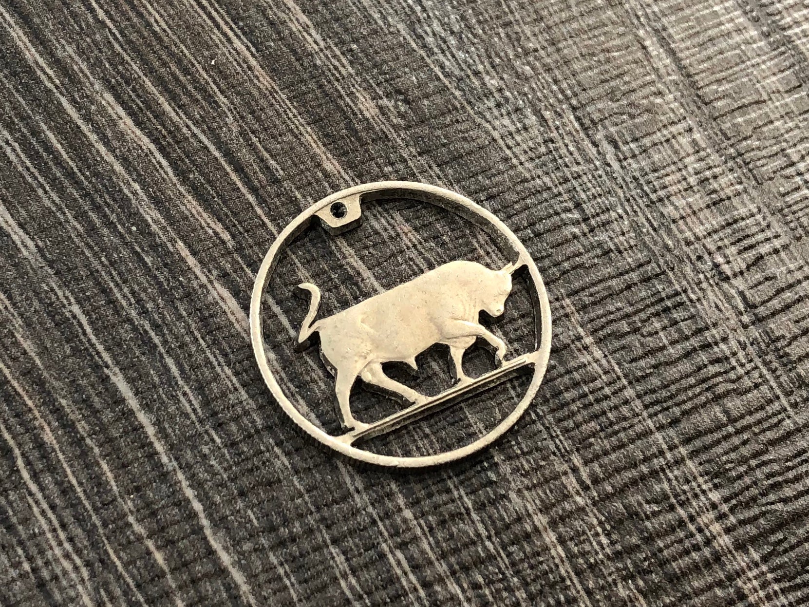 Irish Money Pre-decimal Shilling Coin Bull Stock Vector (Royalty Free)  2292358815 | Shutterstock, image size:1661x1246